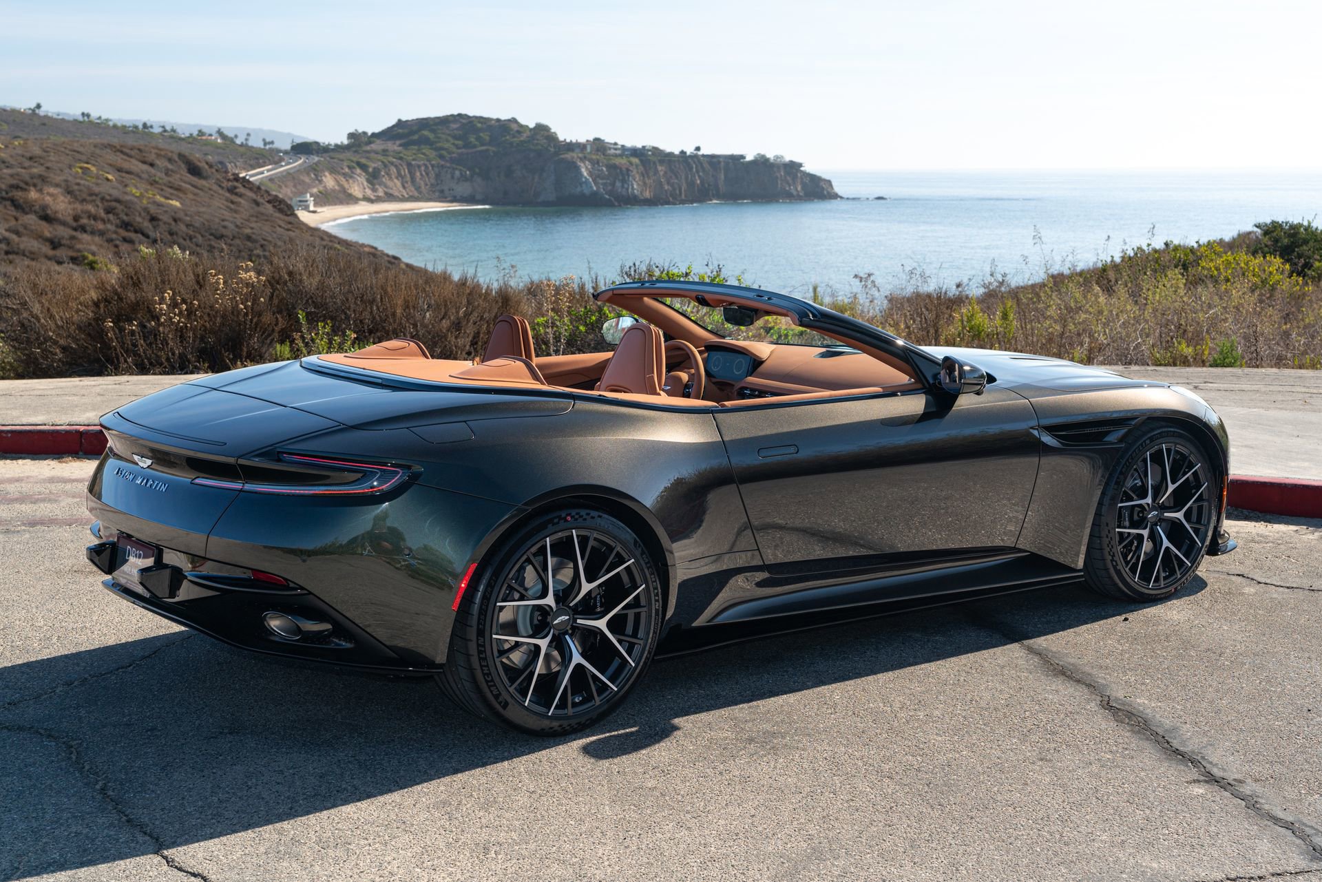 Used 2025 Aston Martin DB12 Convertible RWD image 4
