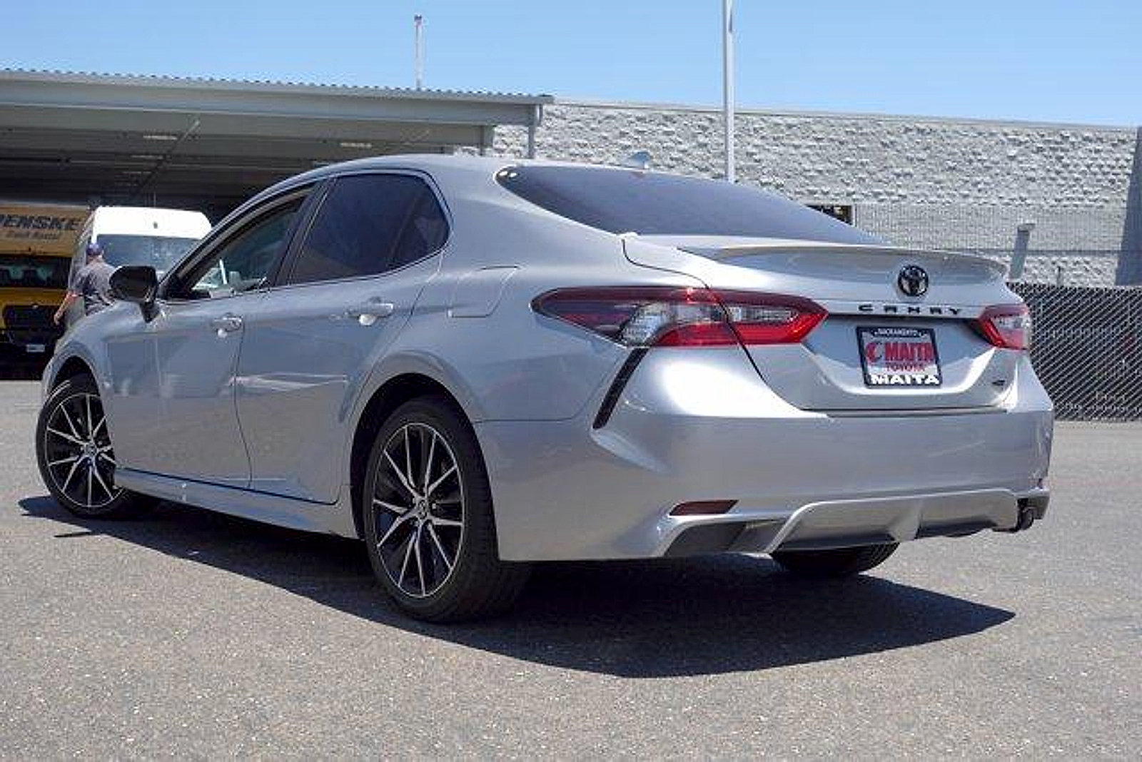 Used 2024 Toyota Camry SE FWD image 7