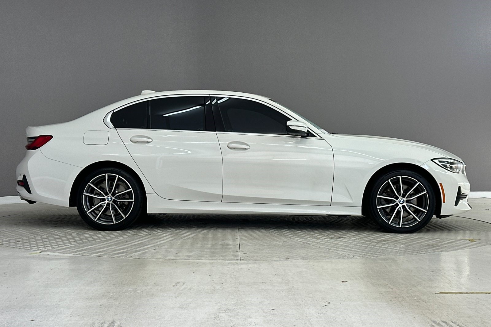 Used 2019 BMW 330i Sedan w/ Convenience Package RWD image 7