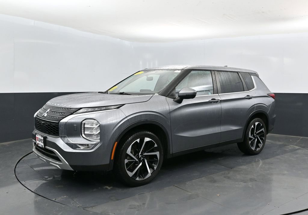 Used 2022 Mitsubishi Outlander SE image 8