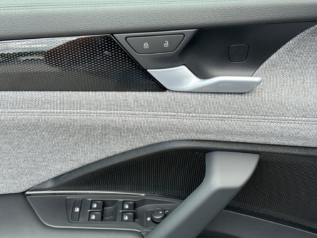 New 2026 Volkswagen Tiguan S FWD image 15
