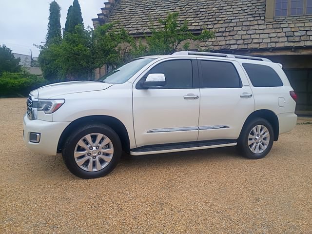 Used 2018 Toyota Sequoia Platinum AWD/4WD image 5