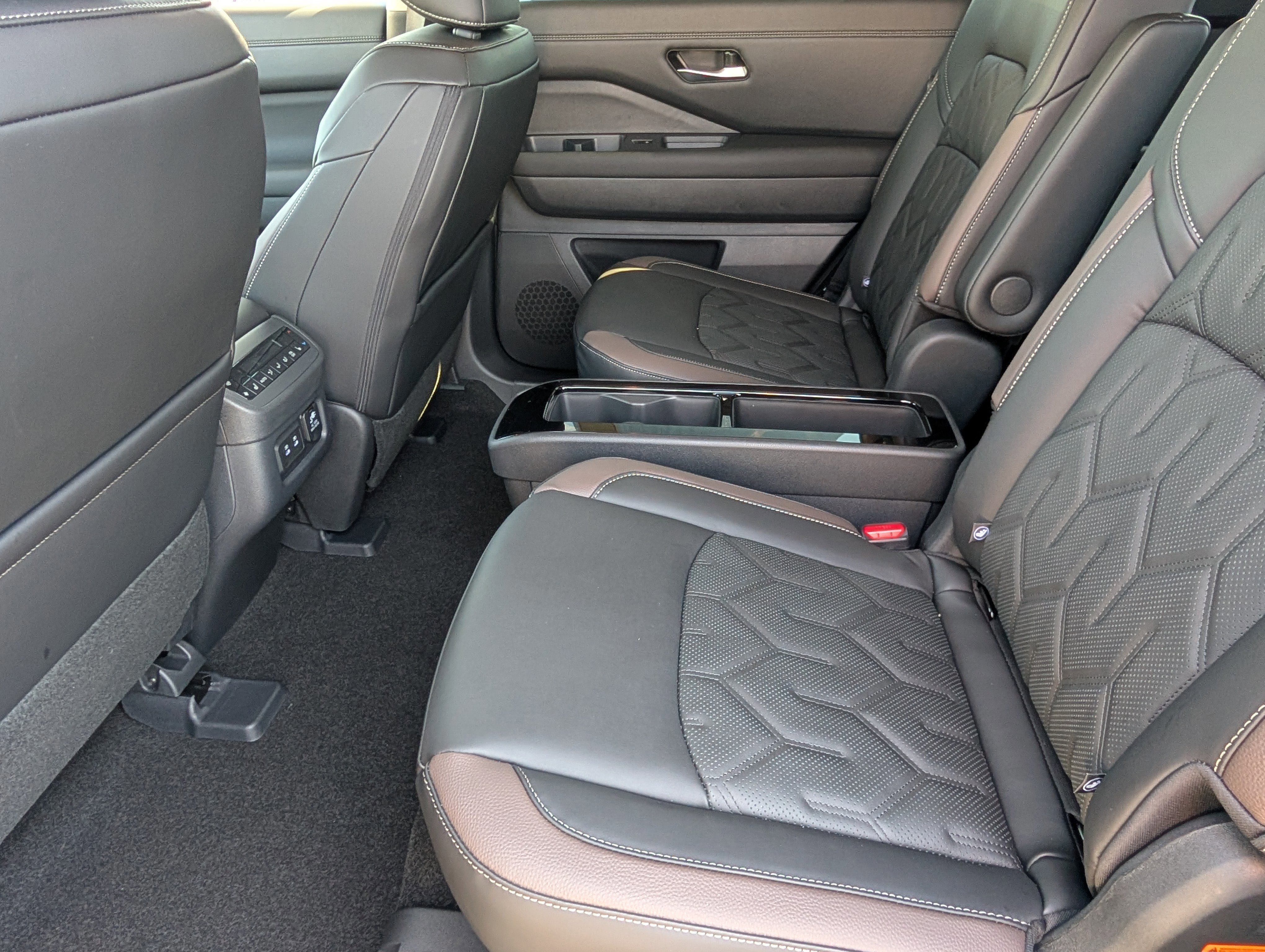 New 2026 Nissan Pathfinder Platinum image 21