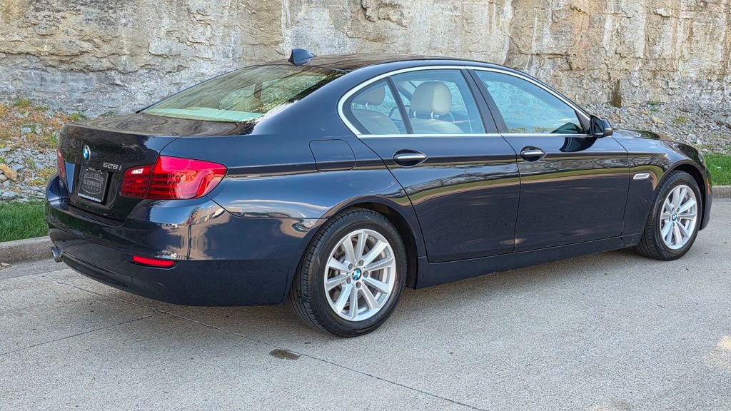 Used 2015 BMW 528i Sedan image 13