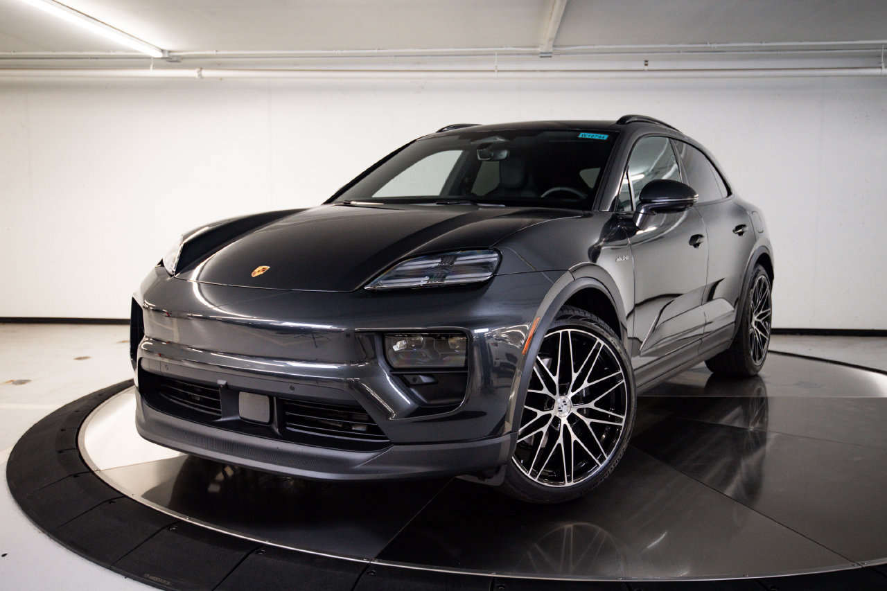 New 2026 Porsche Macan 4 Electric AWD/4WD image 1