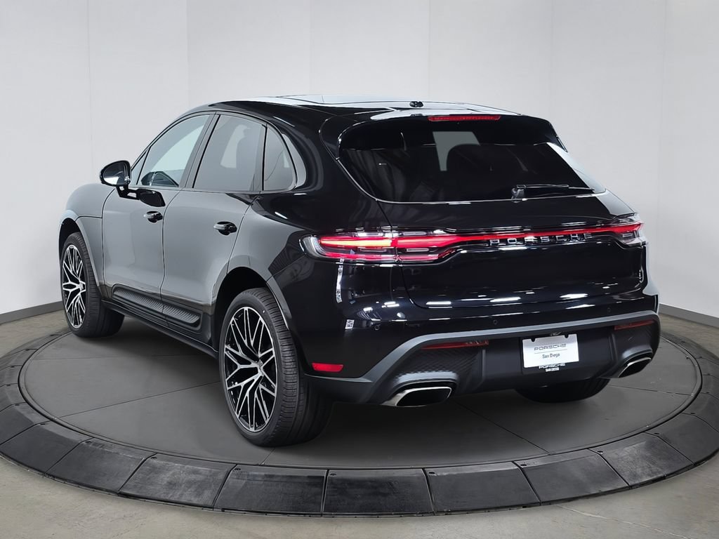 Certified 2026 Porsche Macan AWD/4WD image 3