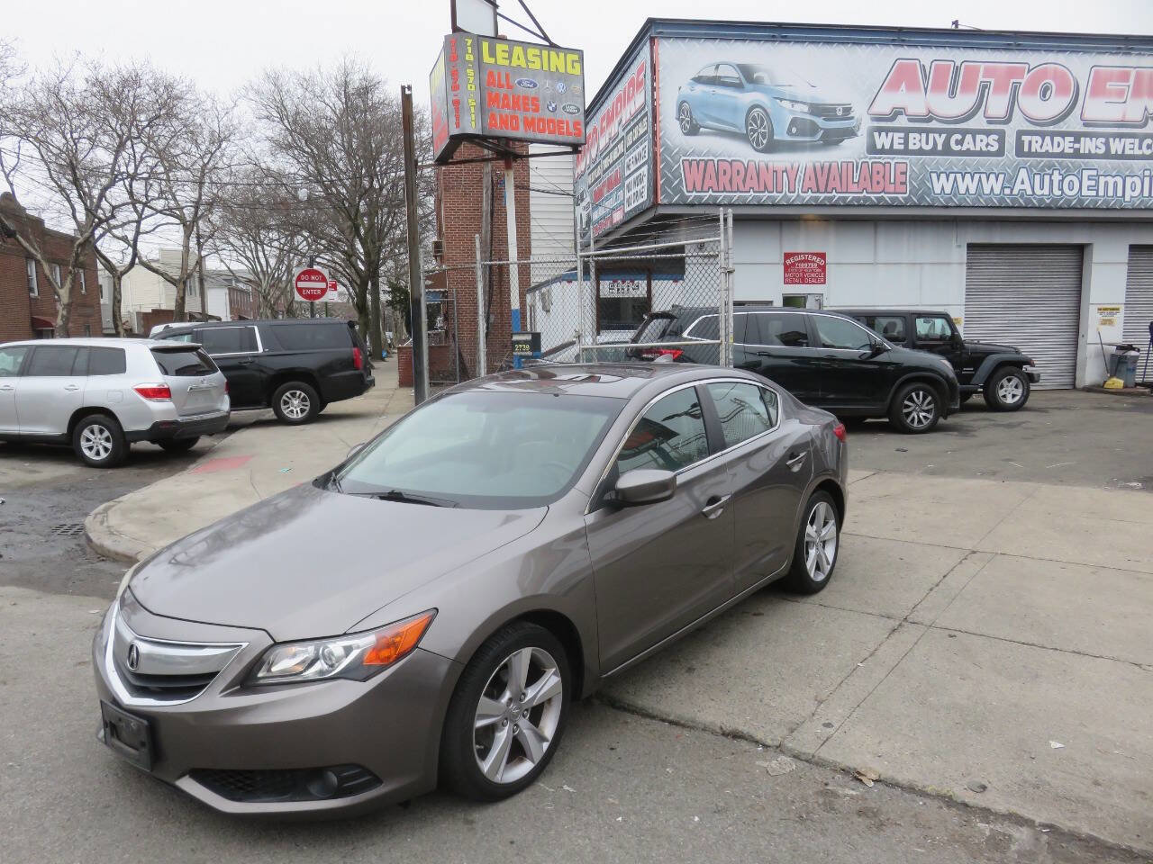 Used 2015 Acura ILX w/ Technology Package FWD image 2