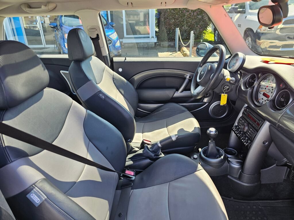 Used 2005 MINI Cooper S FWD image 12