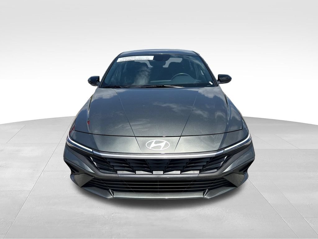 Used 2025 Hyundai Elantra Sport w/ Cargo Package FWD image 8