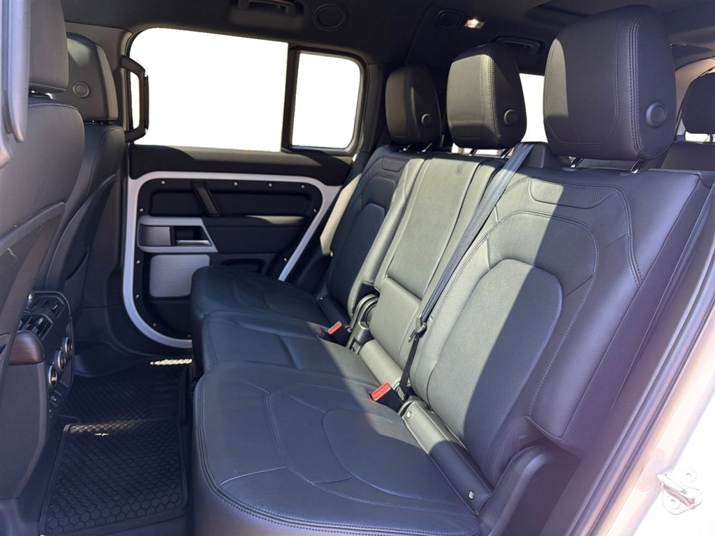 Used 2024 Land Rover Defender 130 S image 16