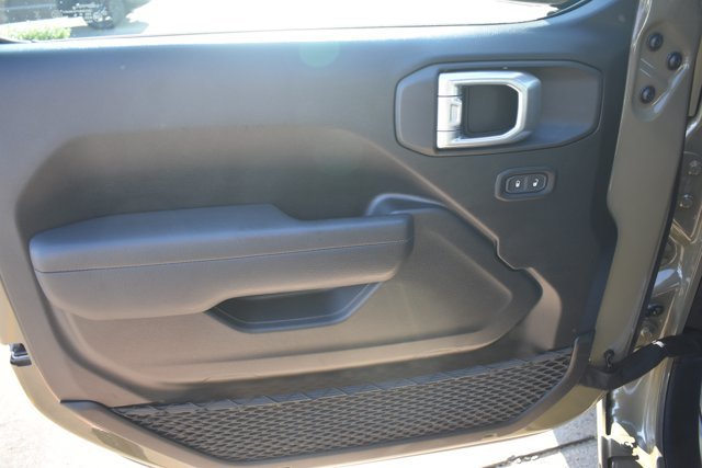 Used 2025 Jeep Wrangler Sport AWD/4WD image 11