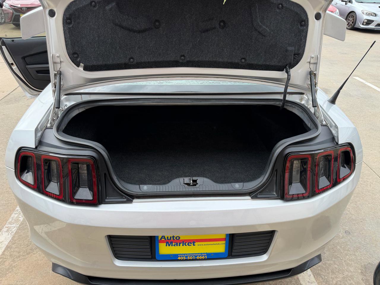 Used 2014 Ford Mustang Coupe RWD image 17