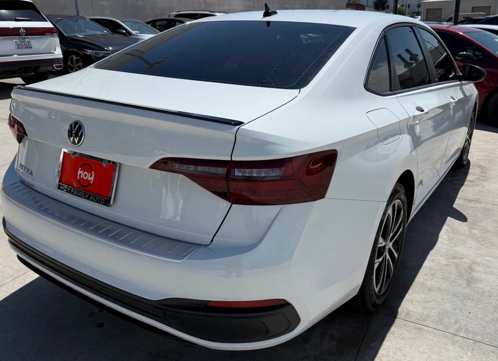 Used 2024 Volkswagen Jetta Sport FWD image 9