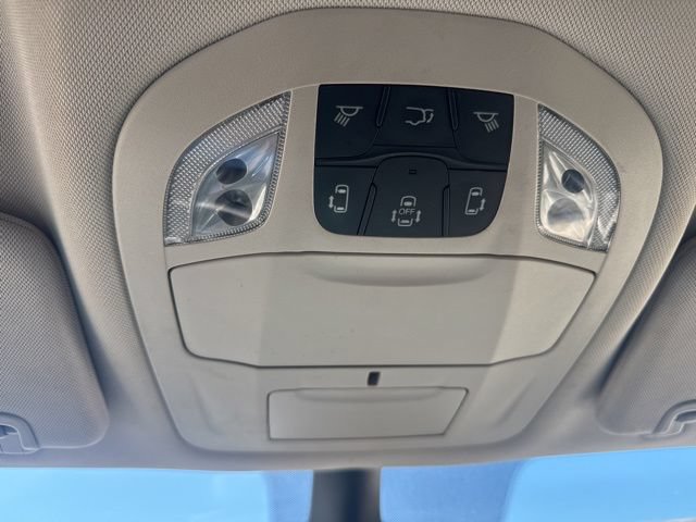 Used 2024 Chrysler Pacifica Touring-L FWD image 12