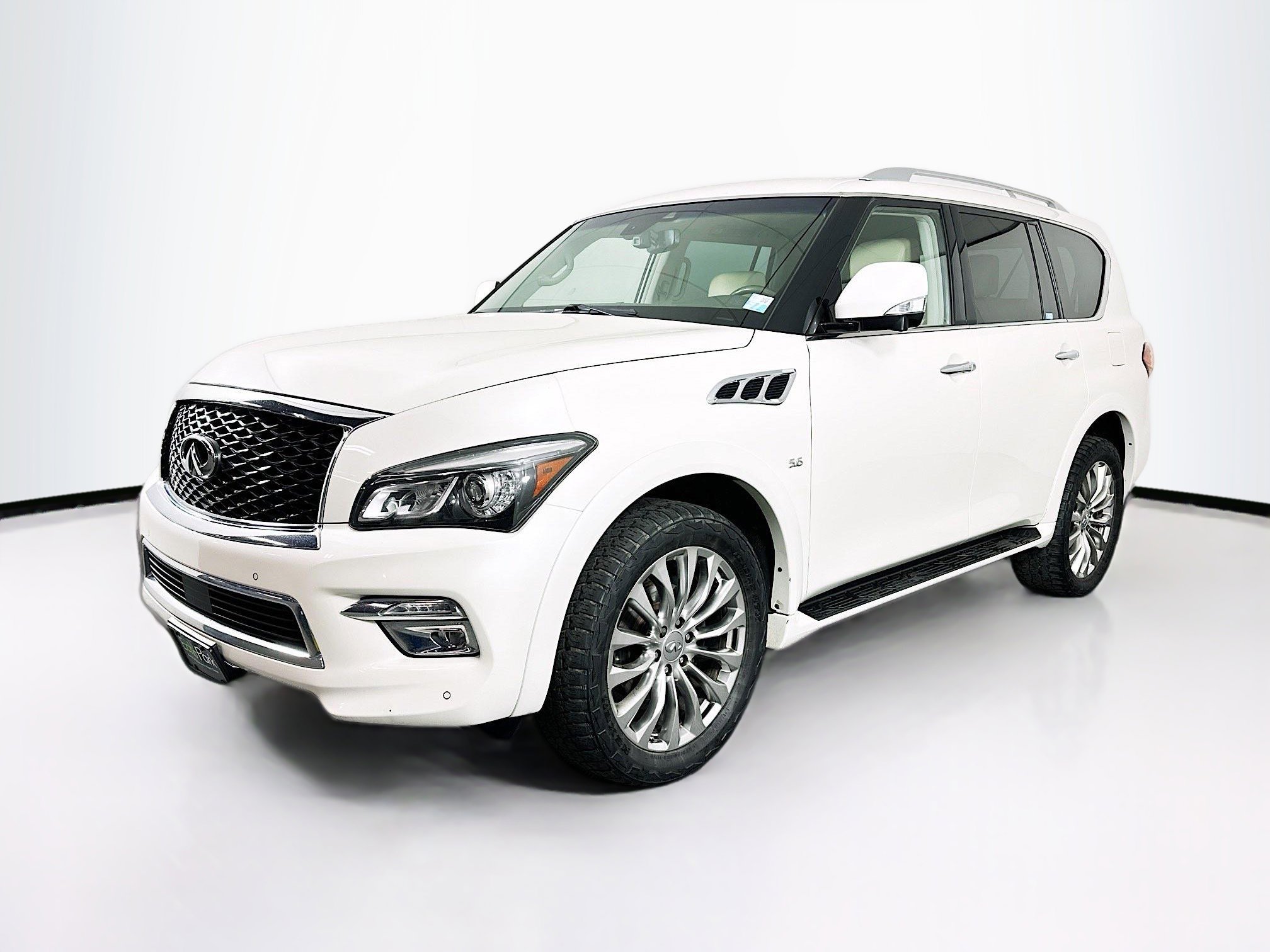 Used 2017 INFINITI QX80 2WD w/ Driver Assistance Package image 3