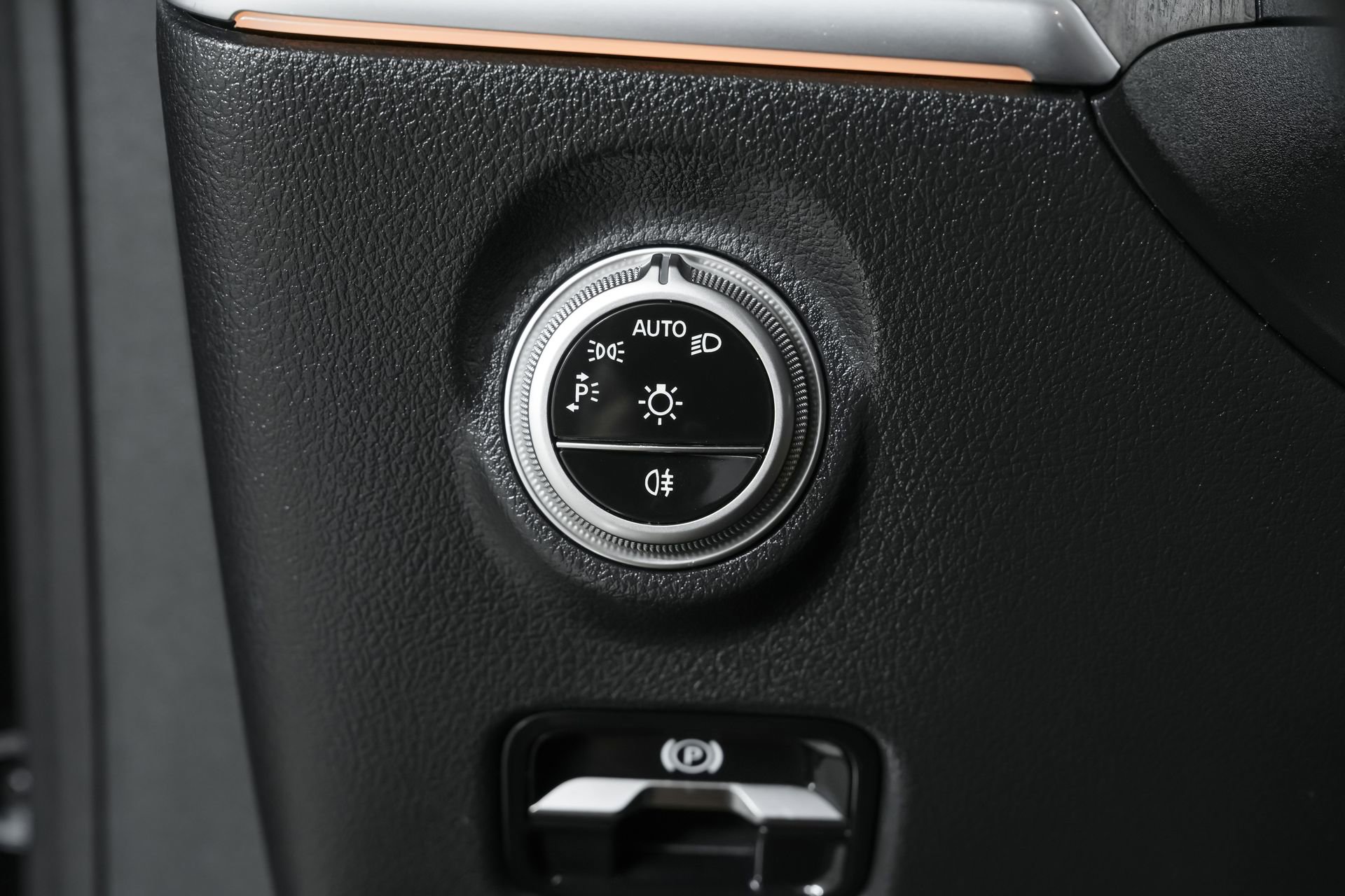 Used 2025 Mercedes-Benz CLE 450 4MATIC Coupe image 37