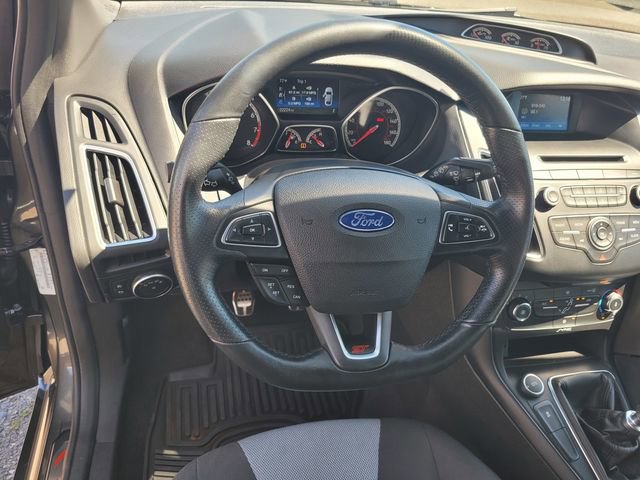 Used 2016 Ford Focus ST image 30