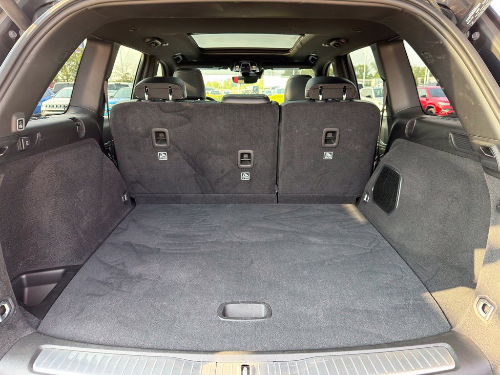 Used 2023 Jeep Grand Cherokee Overland AWD/4WD image 32