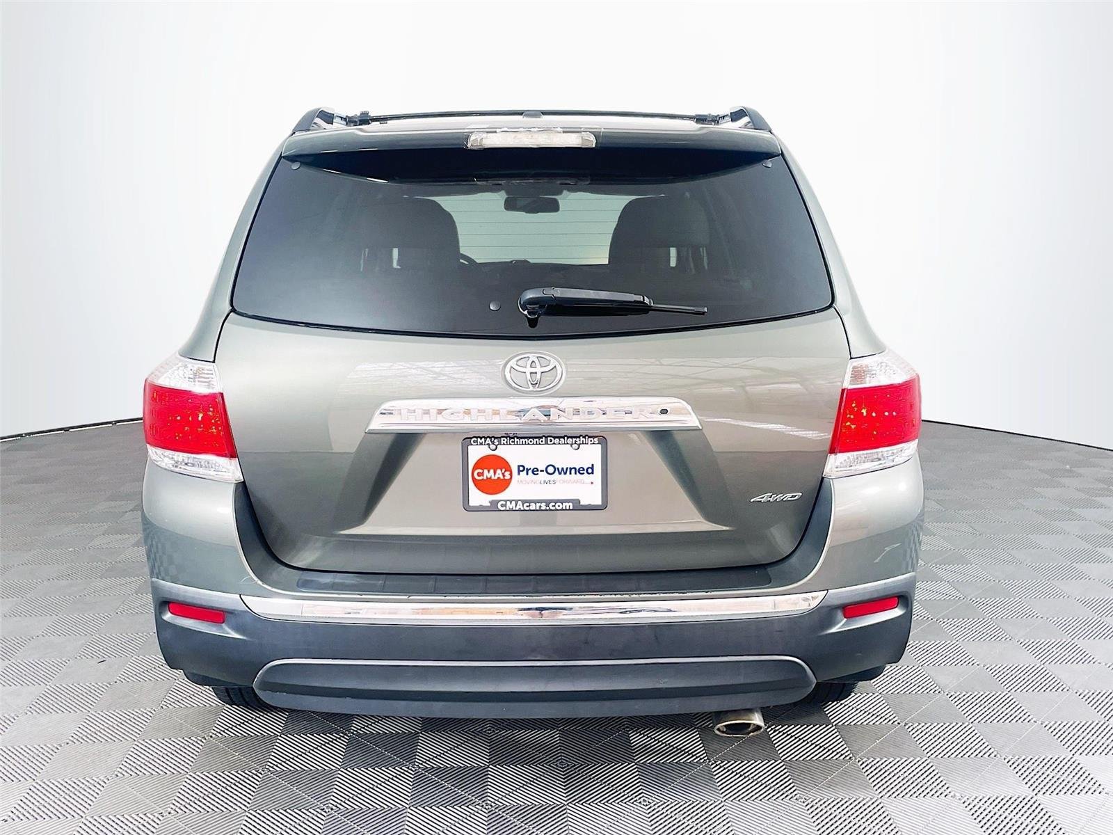 Used 2012 Toyota Highlander Limited w/ Convenience Pkg AWD/4WD image 7