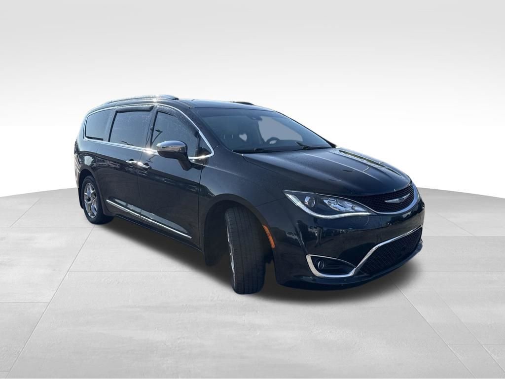 Used 2017 Chrysler Pacifica Limited FWD image 7