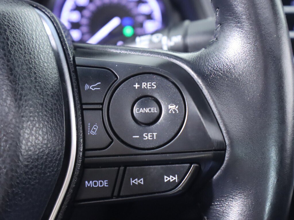 Used 2018 Toyota Camry SE w/ Audio Package FWD image 13
