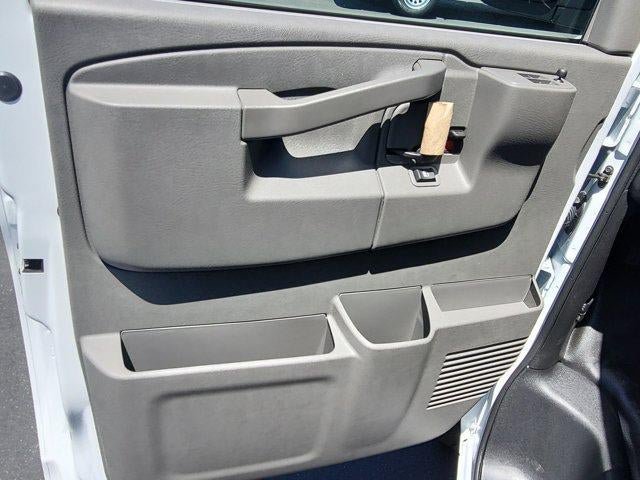 New 2026 Chevrolet Express 2500 Extended w/ Communications Package RWD image 19