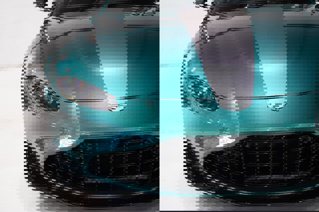 Used 2023 Aston Martin V8 Vantage Coupe image 29