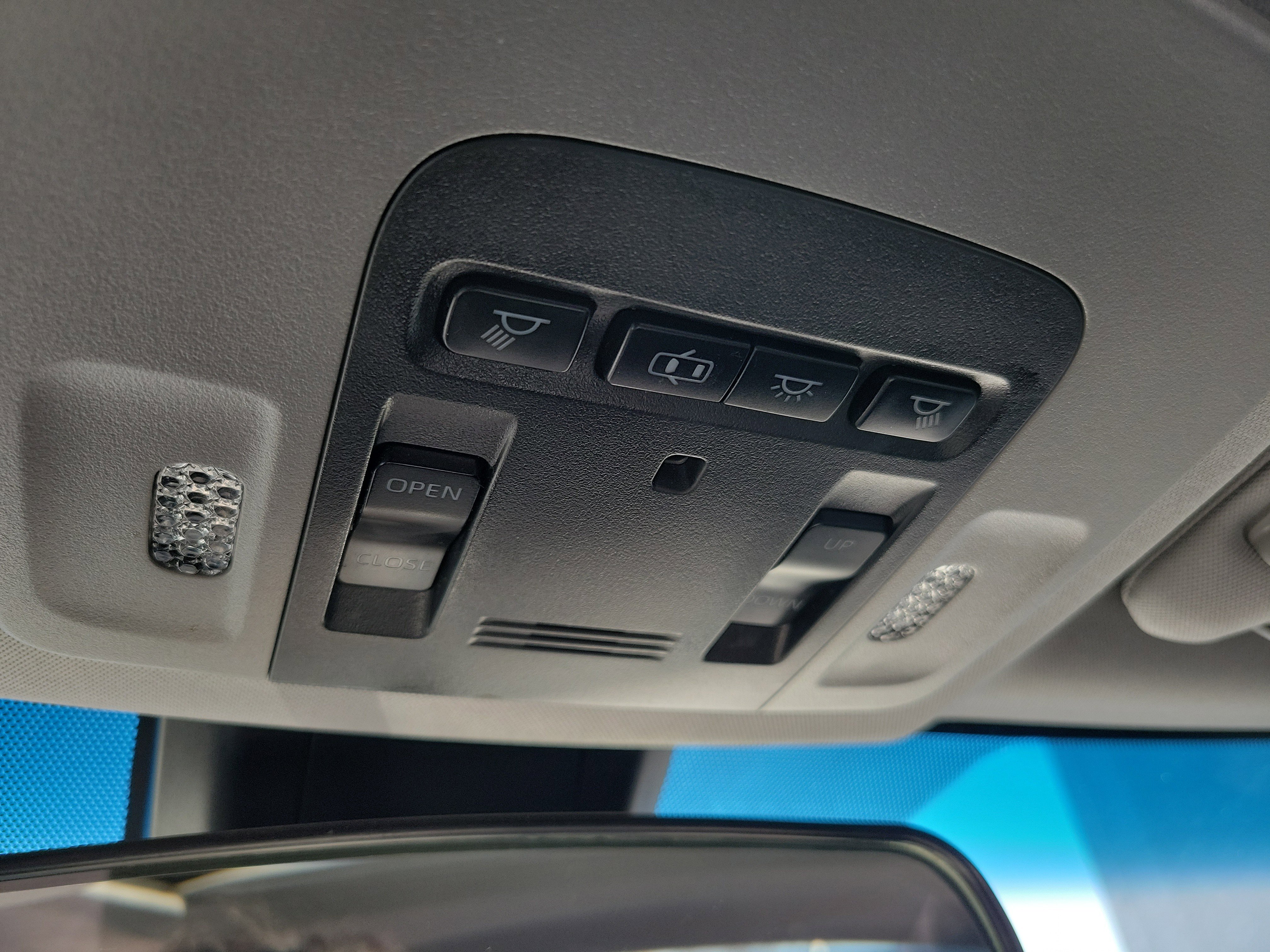 Certified 2018 Toyota Camry SE w/ Moonroof Package image 28