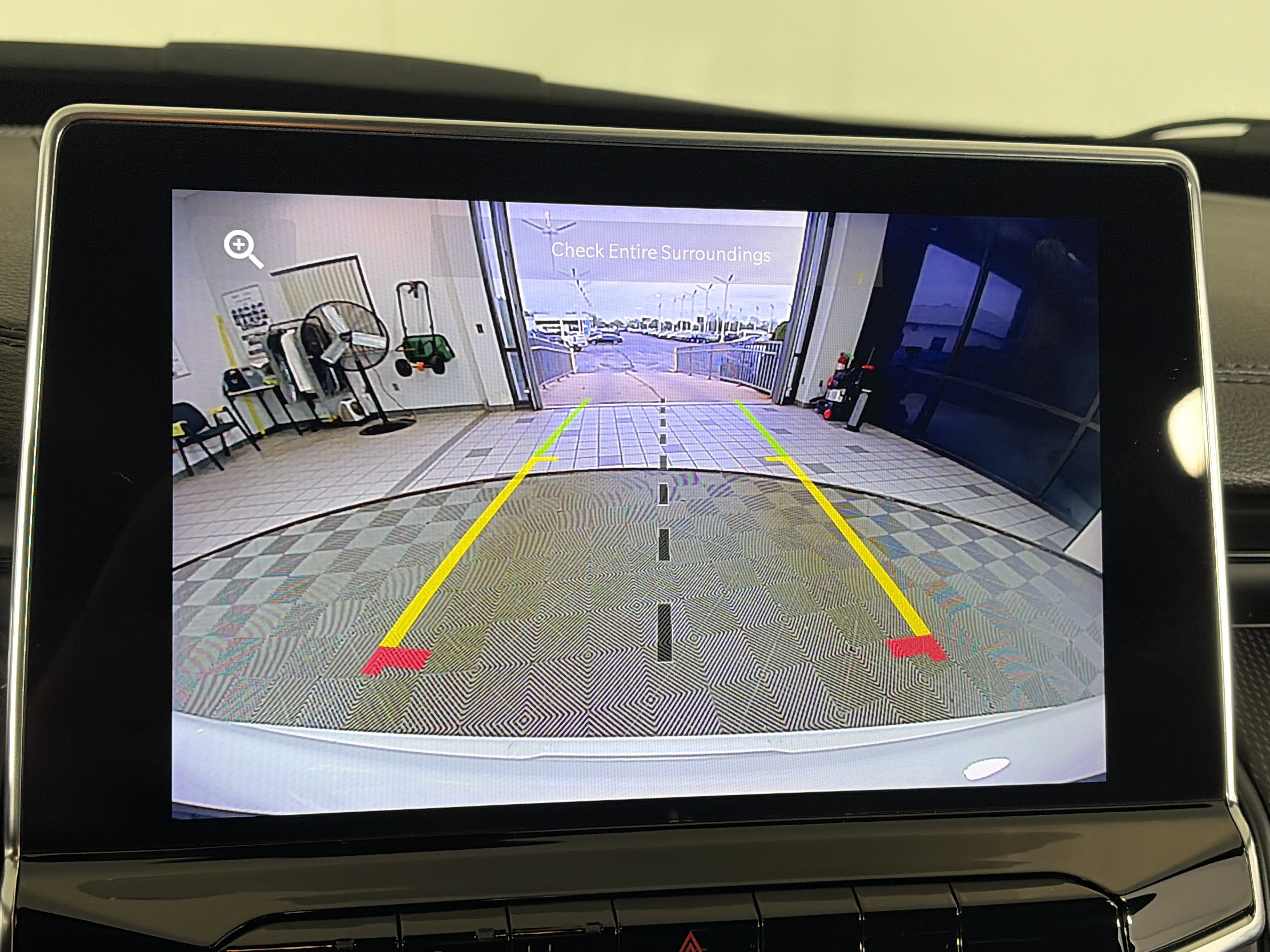 Used 2024 Jeep Compass Latitude w/ Convenience Group AWD/4WD image 19