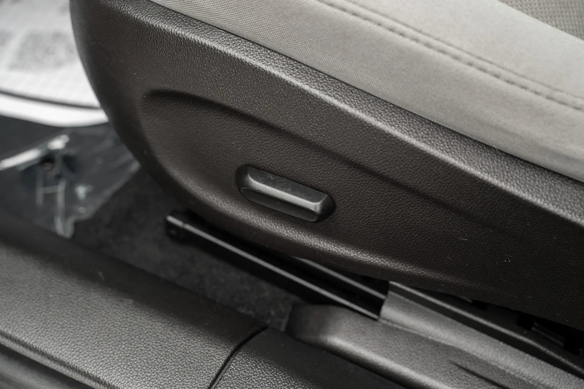 Used 2014 Chevrolet Cruze LT w/ RS Package FWD image 15