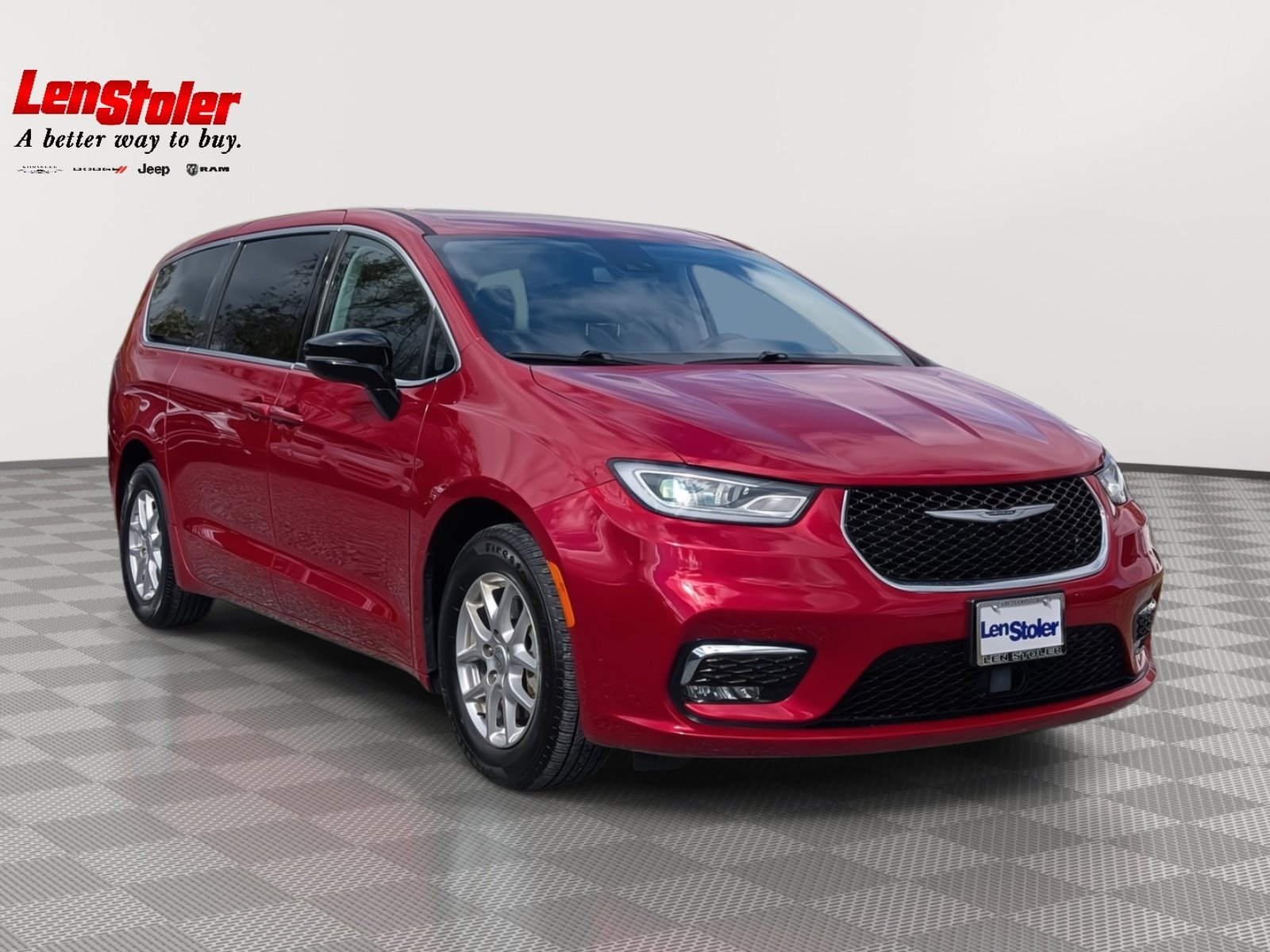 Used 2024 Chrysler Pacifica Touring-L image 7