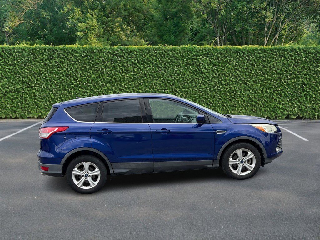 Used 2015 Ford Escape SE image 2