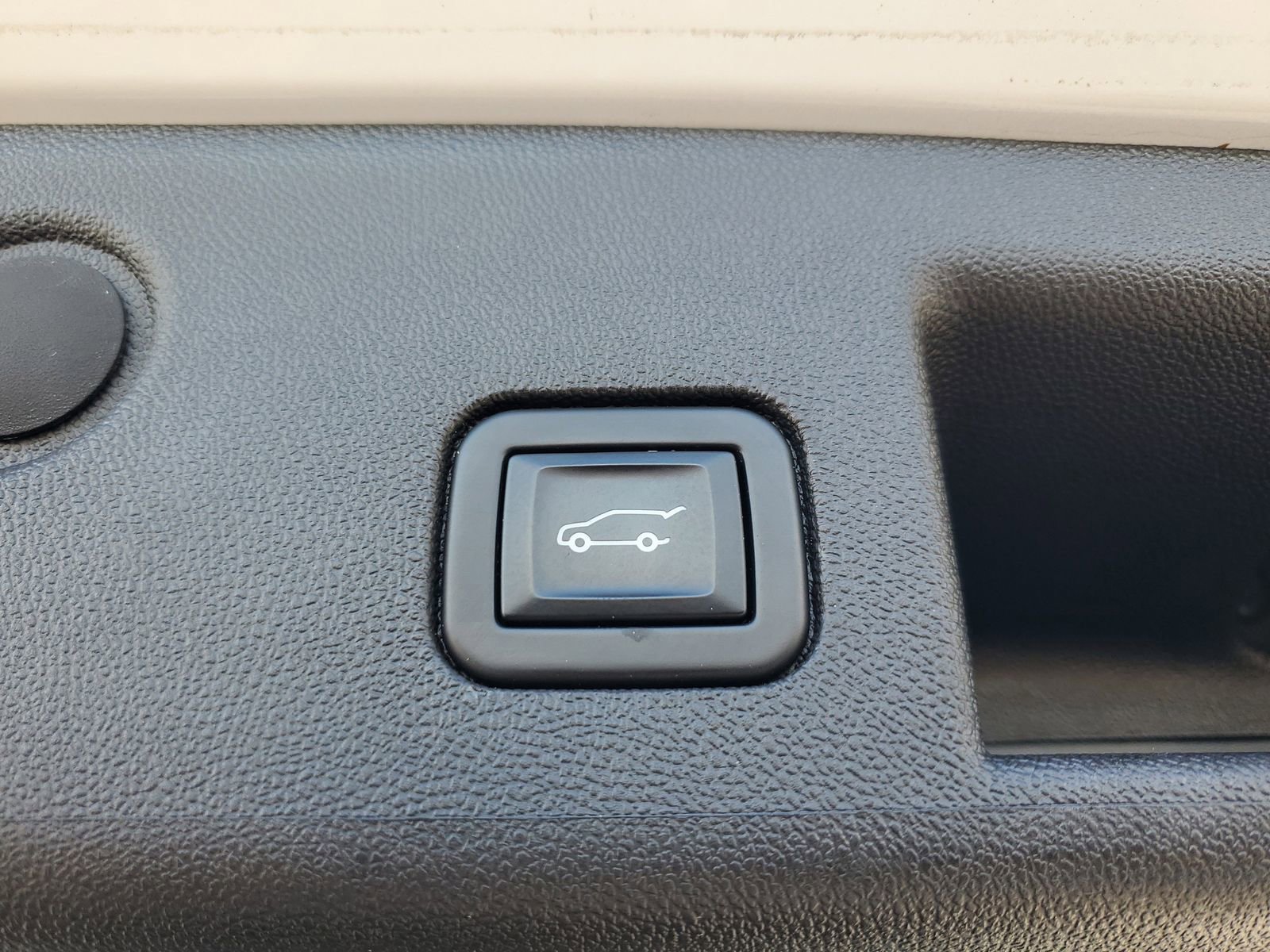 Used 2022 Chevrolet Equinox Premier image 9