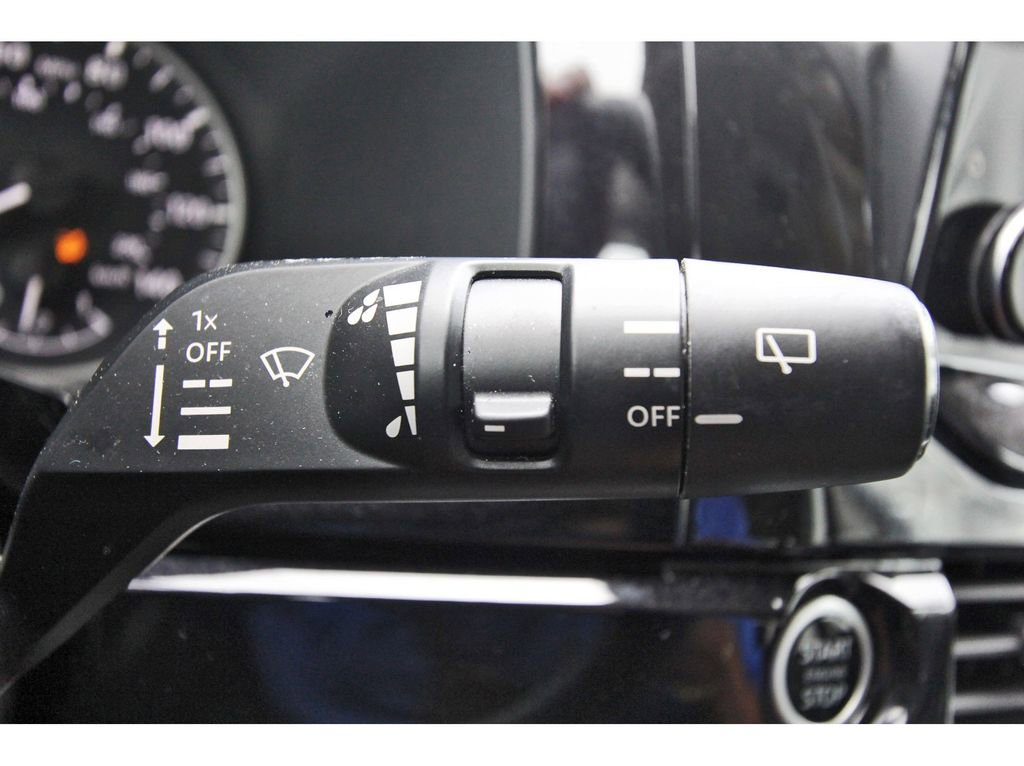 Used 2023 Nissan Pathfinder SL FWD image 14