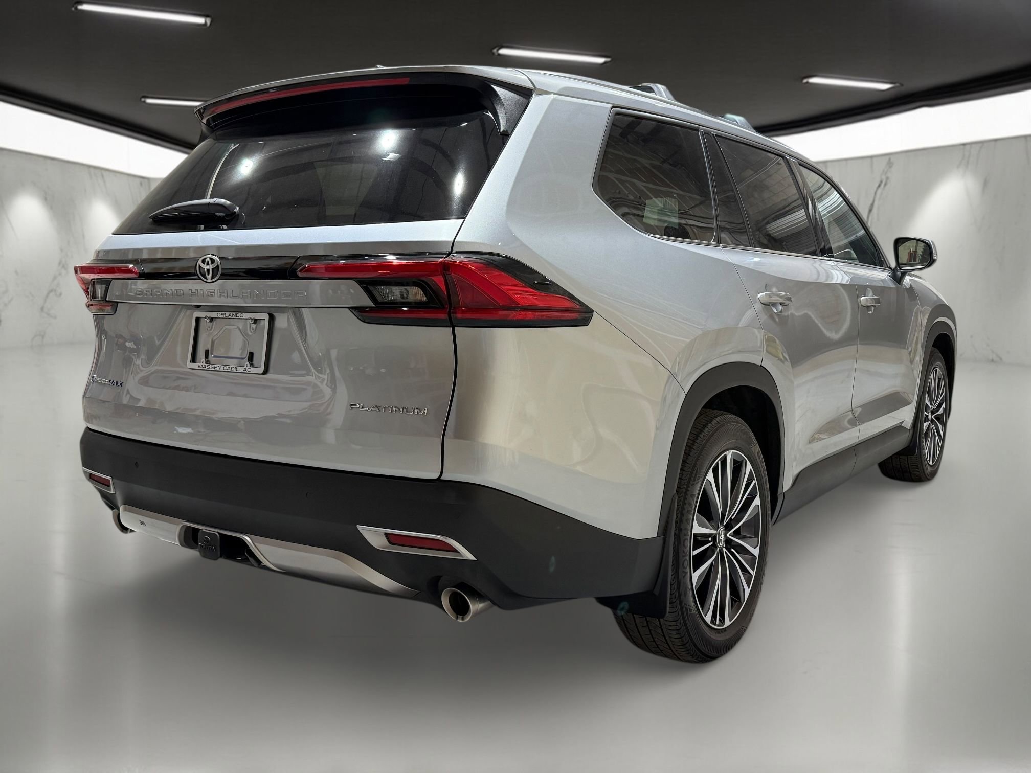 Used 2024 Toyota Grand Highlander AWD Hybrid image 8