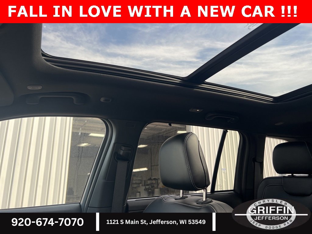 New 2025 Jeep Grand Cherokee Limited w/ Luxury Tech Group II image 27