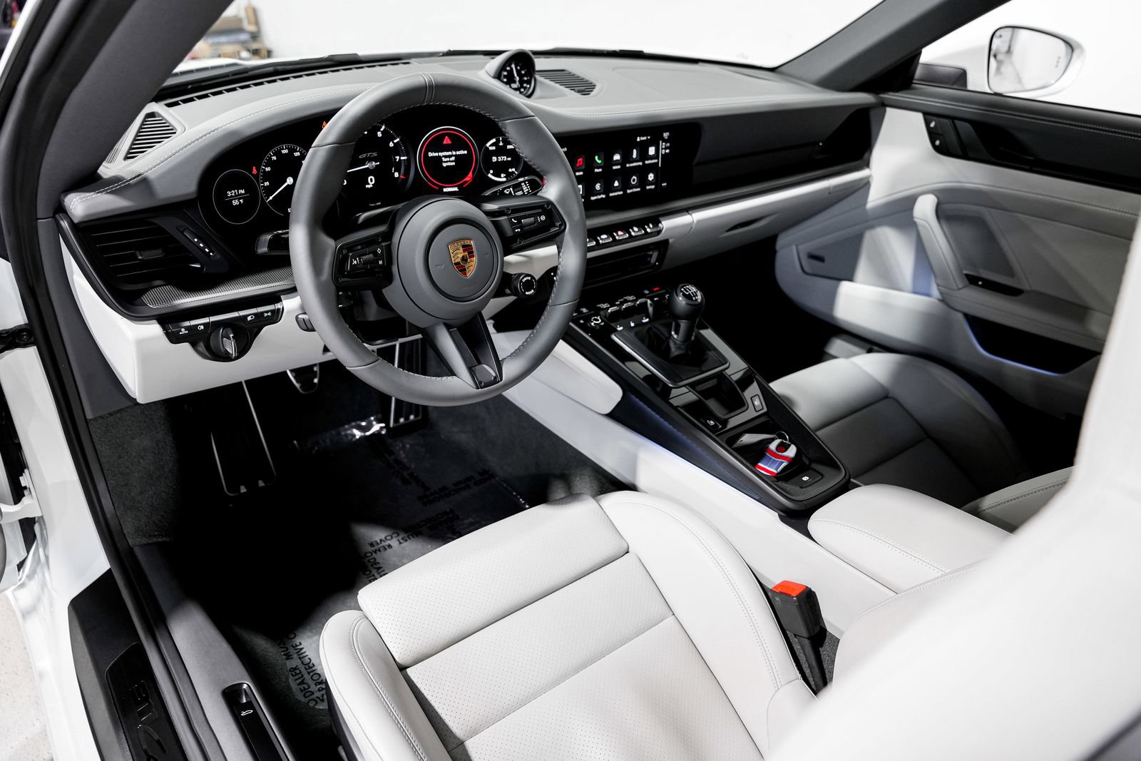 Used 2022 Porsche 911 Carrera GTS RWD image 9