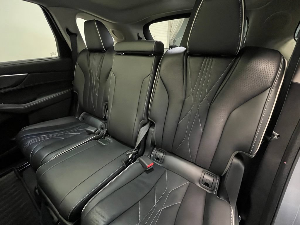 Certified 2025 Acura MDX SH-AWD w/ Advance Package image 14
