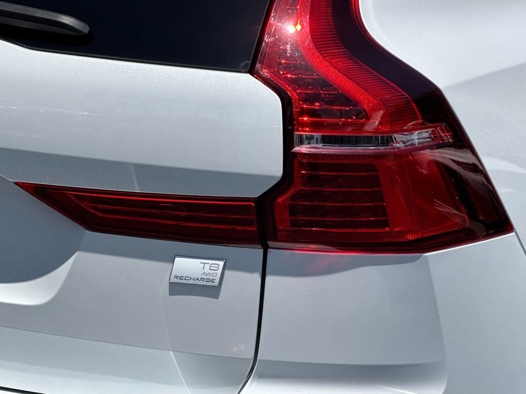 Certified 2023 Volvo XC60 T8 Plus w/ Climate Package AWD/4WD image 26