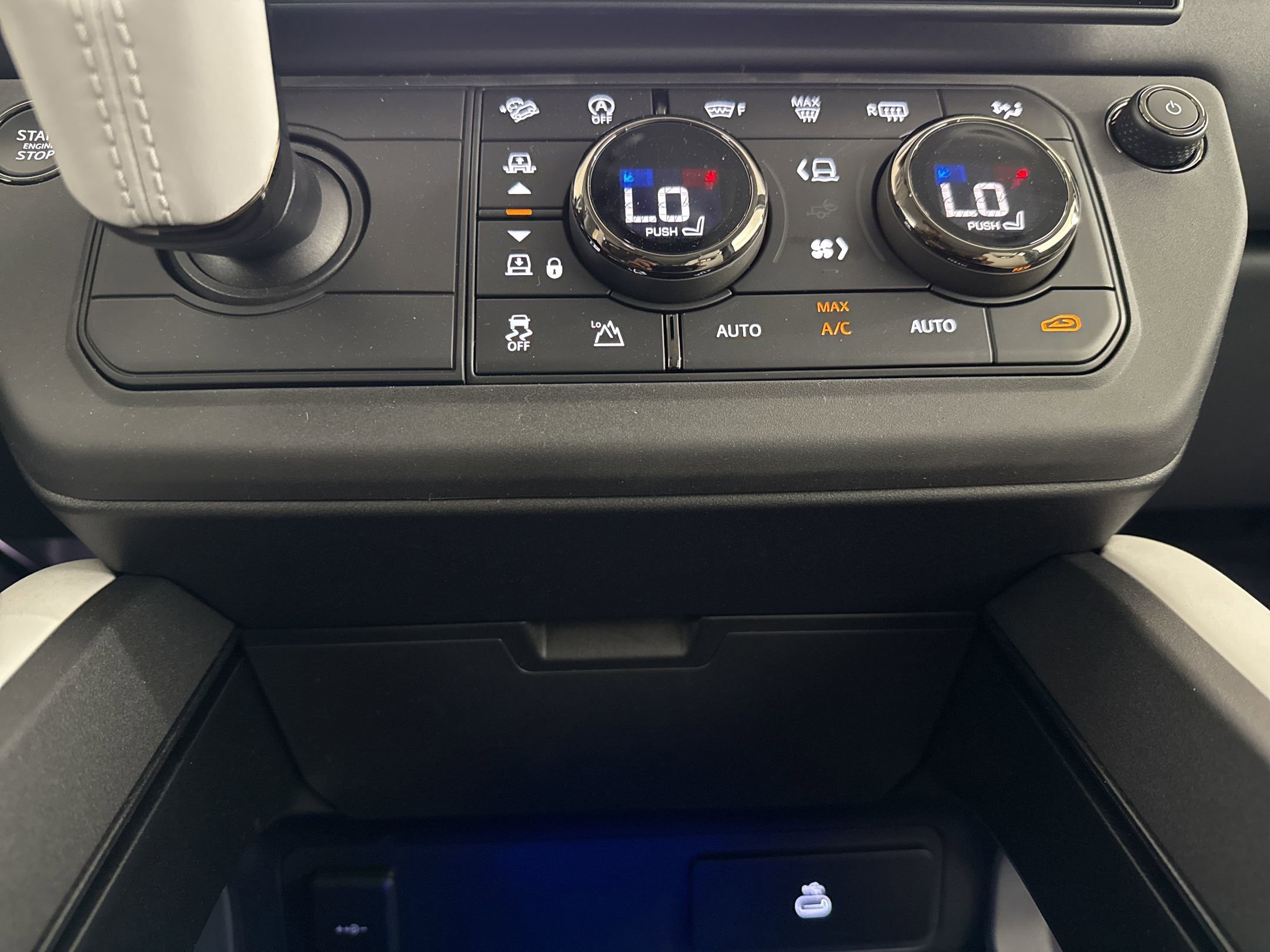 New 2026 Land Rover Defender 110 OCTA image 16