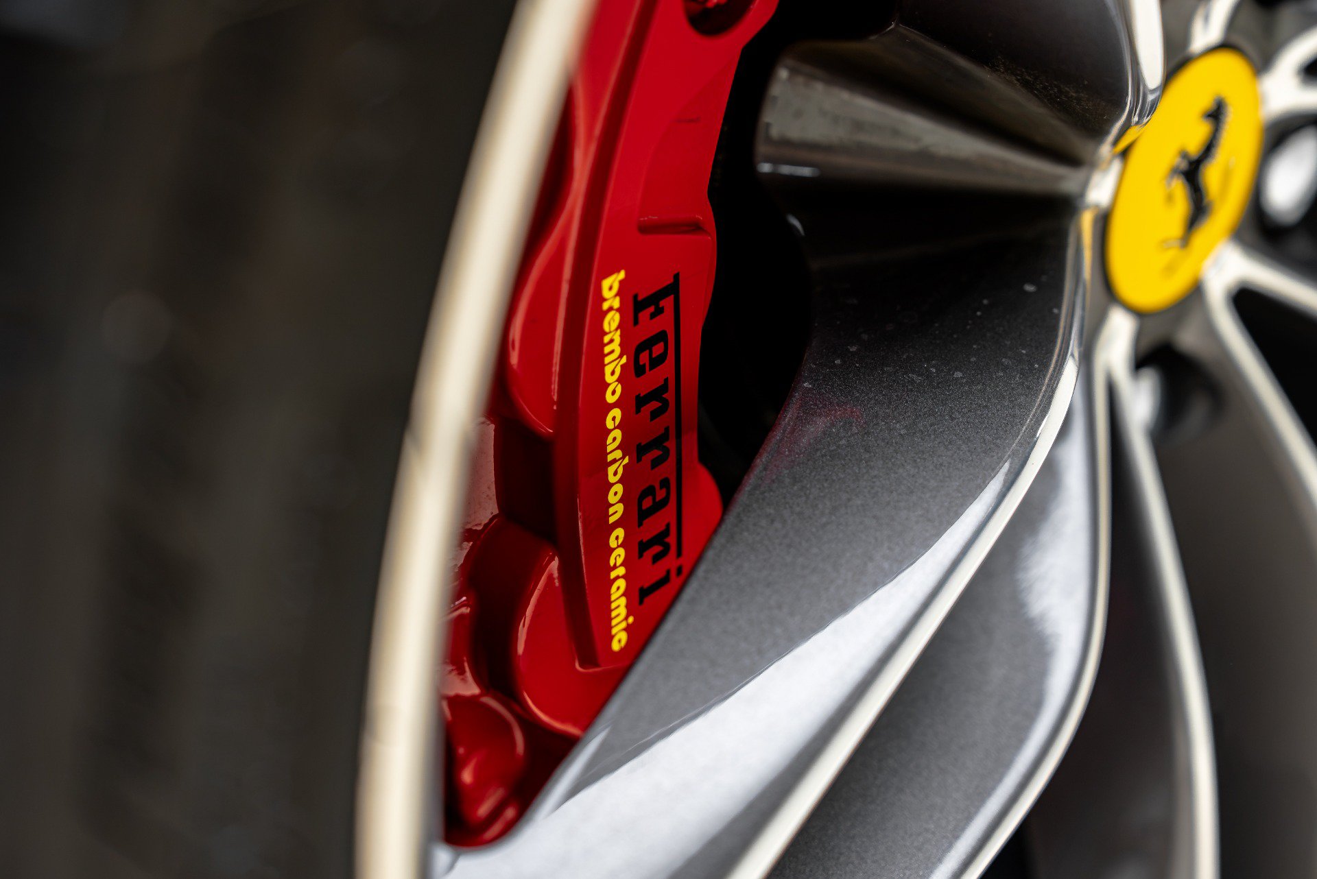 Used 2018 Ferrari 488 GTB RWD image 35