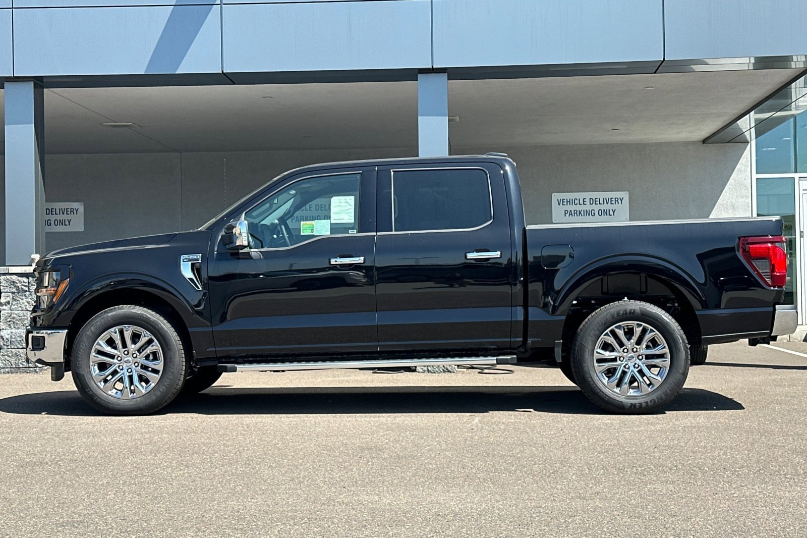 New 2025 Ford F150 XLT w/ Equipment Group 302A MID image 6