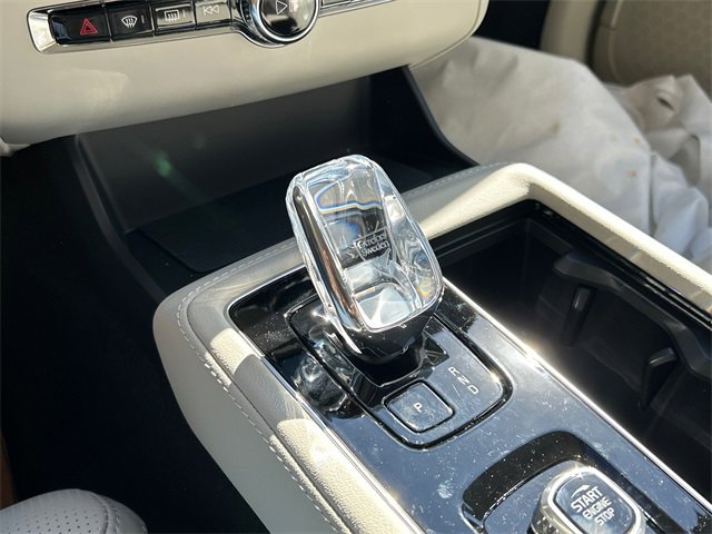 New 2026 Volvo XC90 B6 Ultra image 16