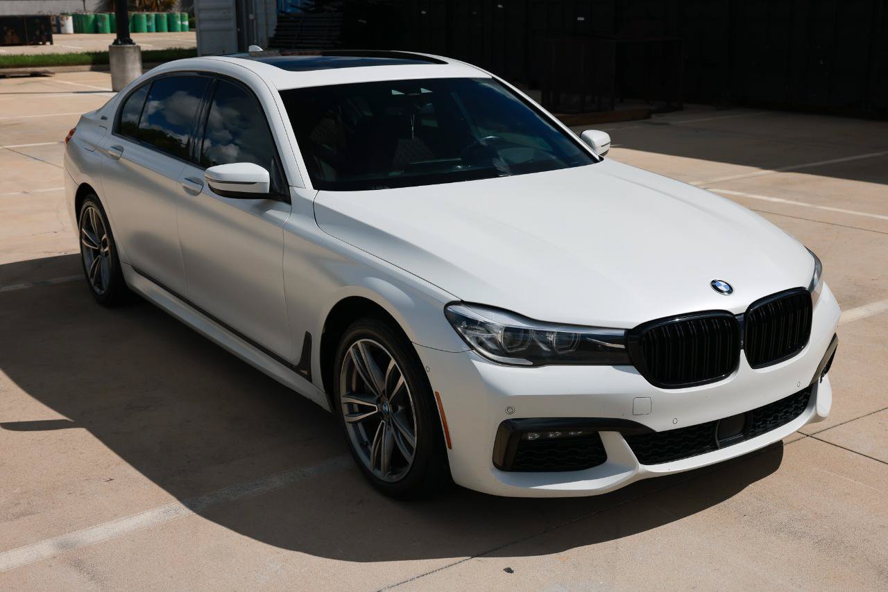 Used 2018 BMW 740e xDrive AWD/4WD image 17