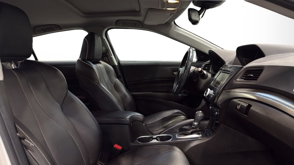 Used 2020 Acura ILX w/ Premium Package FWD image 10