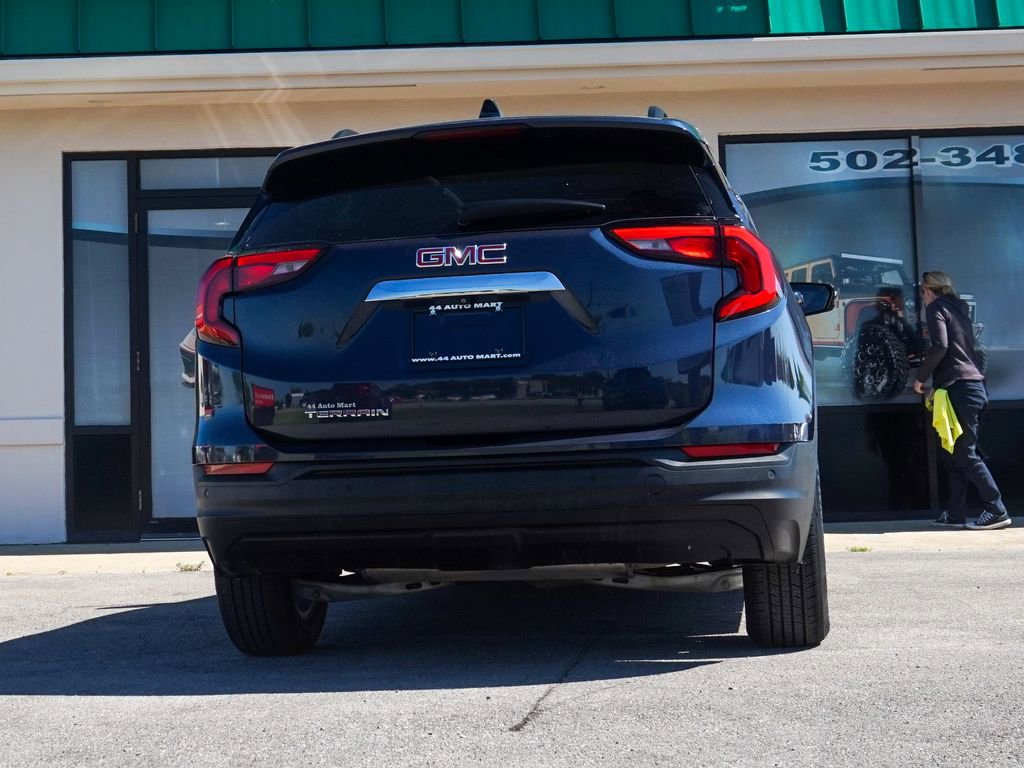 Used 2019 GMC Terrain SLE w/ Driver Convenience Package FWD image 3