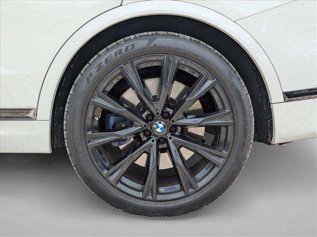 Used 2021 BMW X7 M50i w/ Dynamic Handling Package image 13