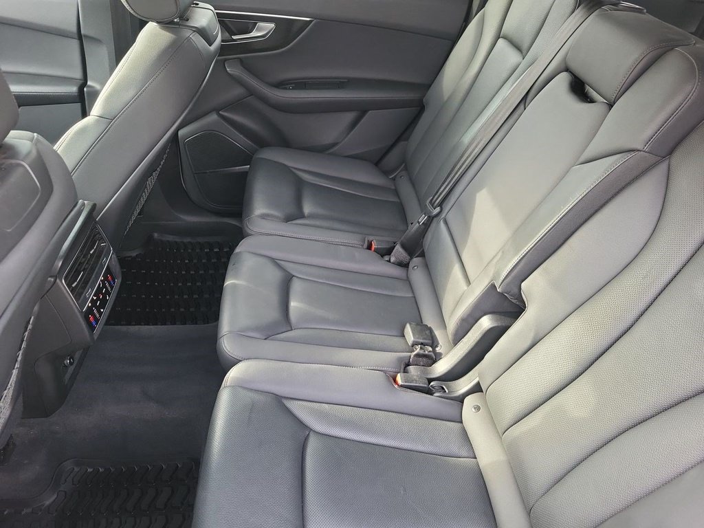 Used 2023 Audi Q7 3.0T Premium Plus AWD/4WD image 32