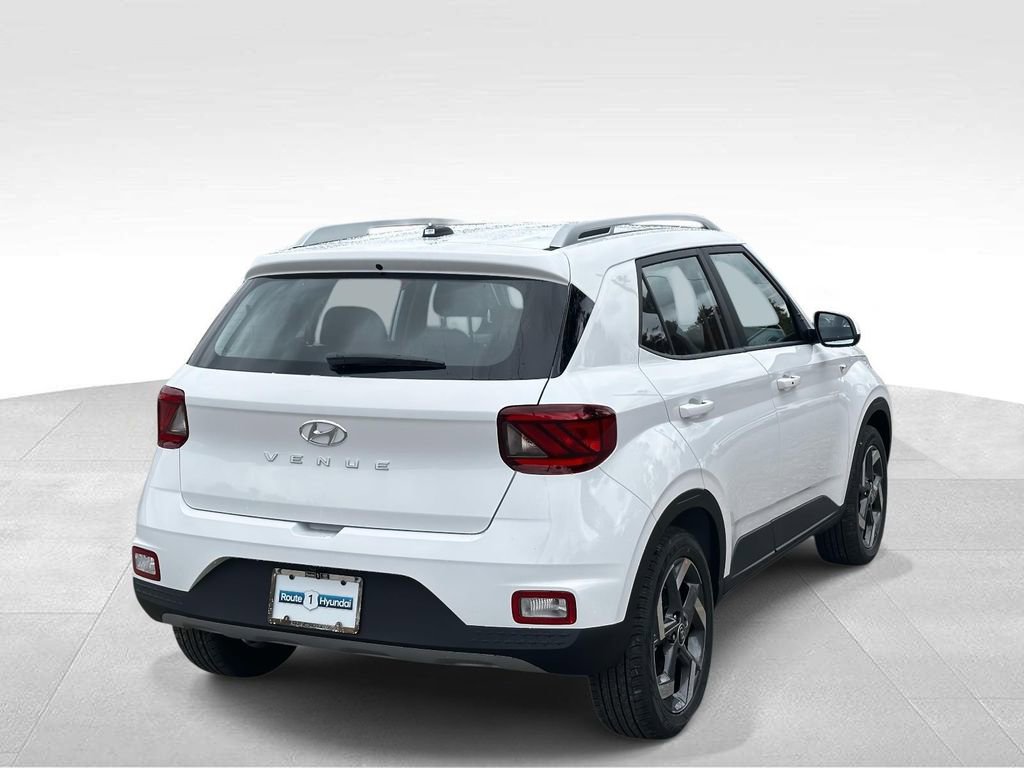 New 2026 Hyundai Venue SEL FWD image 4