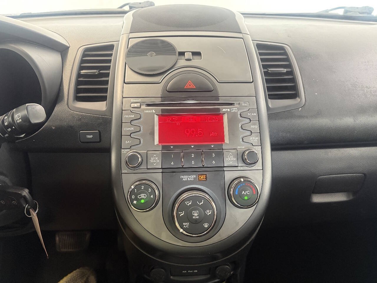Used 2011 Kia Soul + w/ Audio Pkg FWD image 17